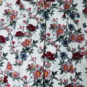 H&M White Floral Snap-Front Blouse with Pink, Blue & Burgundy Flowers